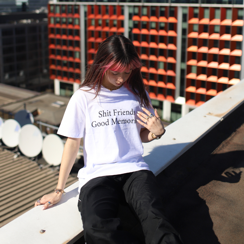 Memories 'n' Mayhem Shit Friends Good Memories T-Shirt - Image 3